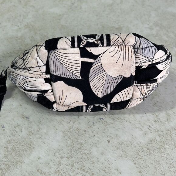 Vera Bradley Camilla Medium Cosmetic Bag - Picture 4 of 4